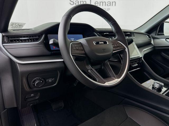 new 2025 Jeep Grand Cherokee car, priced at $39,230