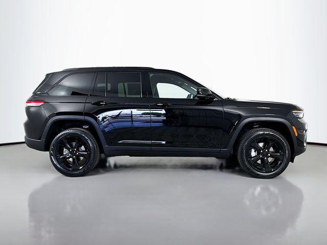 new 2025 Jeep Grand Cherokee car, priced at $41,720