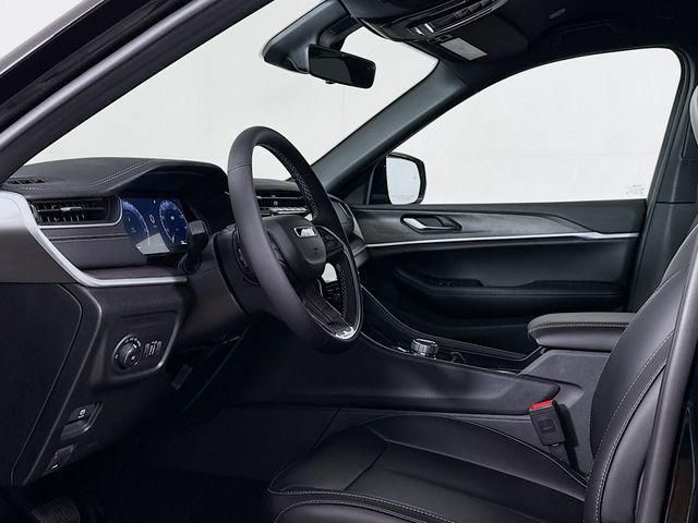 new 2025 Jeep Grand Cherokee car, priced at $41,720
