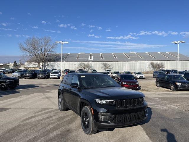 new 2025 Jeep Grand Cherokee car, priced at $39,030