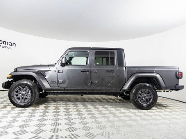 new 2024 Jeep Gladiator car, priced at $41,540