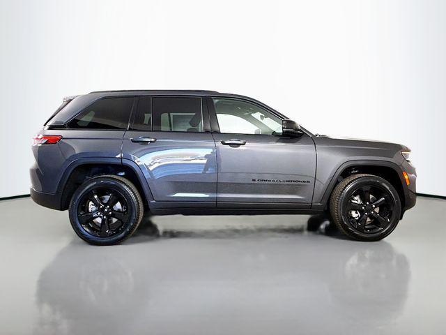 new 2025 Jeep Grand Cherokee car, priced at $46,730