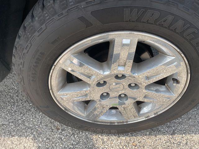 used 2010 Jeep Commander car, priced at $8,950