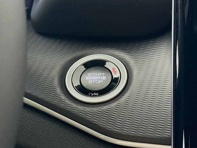 new 2025 Jeep Grand Cherokee car, priced at $37,170