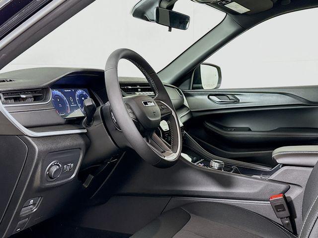 new 2025 Jeep Grand Cherokee car, priced at $37,170