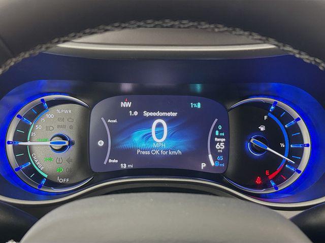 new 2025 Chrysler Pacifica Hybrid car, priced at $47,951