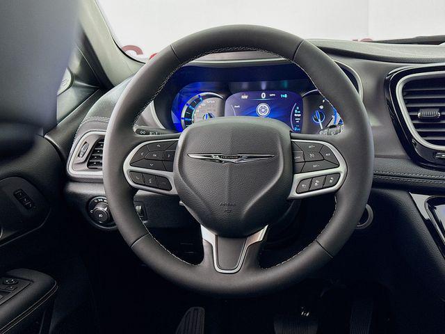 new 2025 Chrysler Pacifica Hybrid car, priced at $47,951