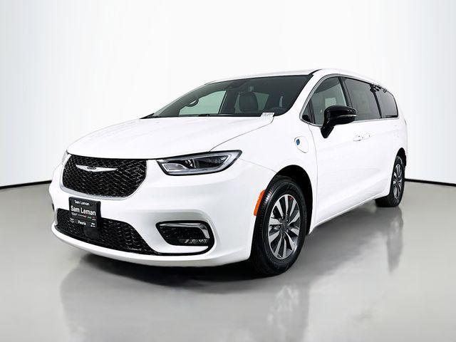 new 2025 Chrysler Pacifica Hybrid car, priced at $47,951