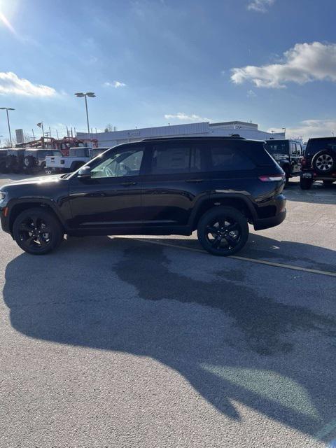 new 2025 Jeep Grand Cherokee car, priced at $45,035