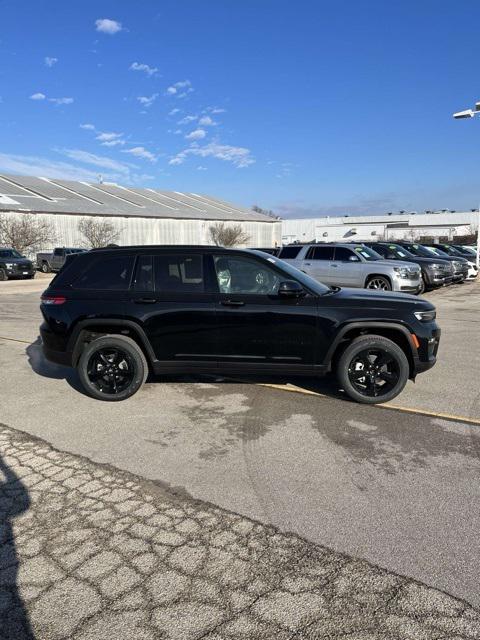 new 2025 Jeep Grand Cherokee car, priced at $45,035