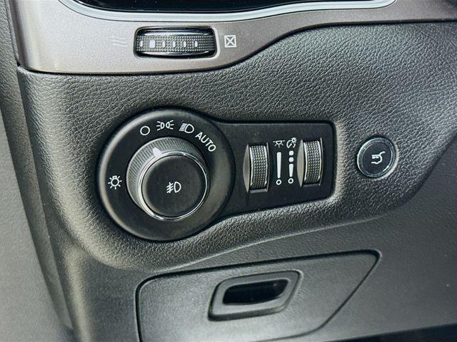 used 2021 Jeep Cherokee car, priced at $22,995
