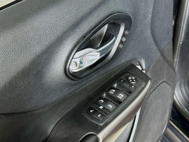 used 2021 Jeep Cherokee car, priced at $22,995