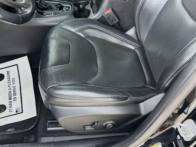used 2021 Jeep Cherokee car, priced at $22,995