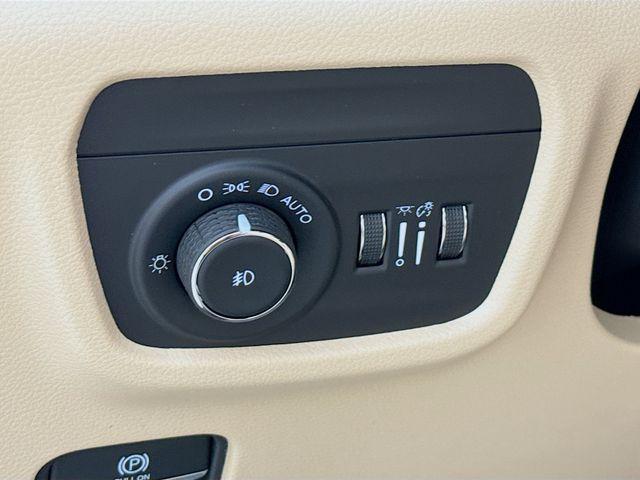new 2025 Jeep Grand Cherokee car, priced at $41,415