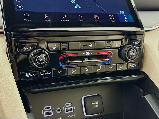 new 2025 Jeep Grand Cherokee car, priced at $41,415
