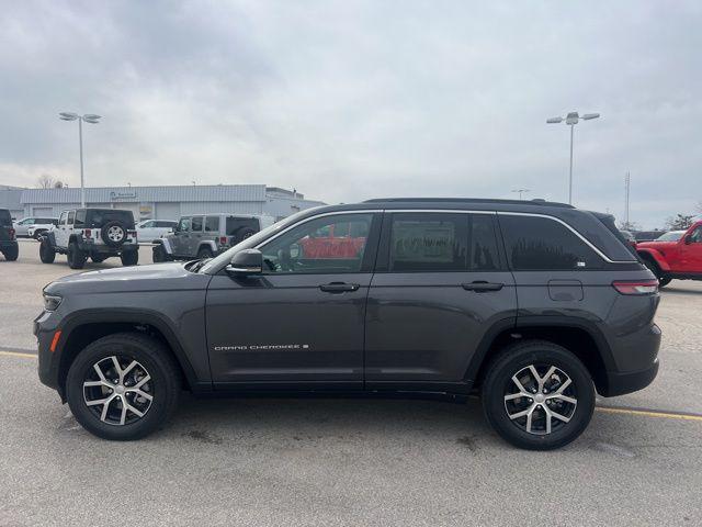 new 2025 Jeep Grand Cherokee car, priced at $48,005