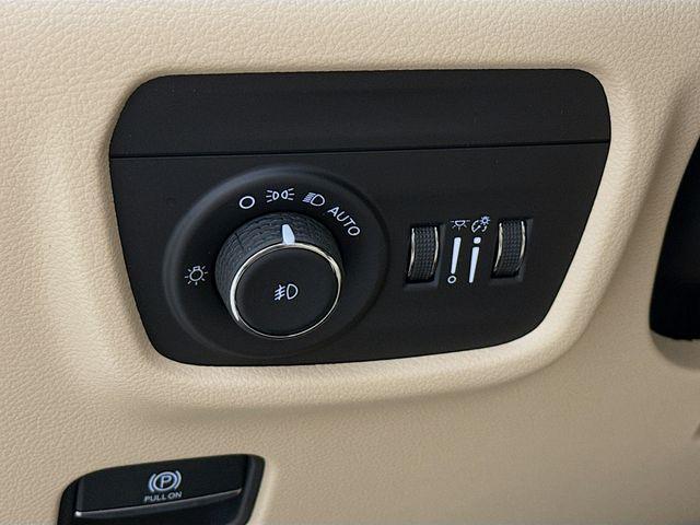 new 2025 Jeep Grand Cherokee car, priced at $39,495