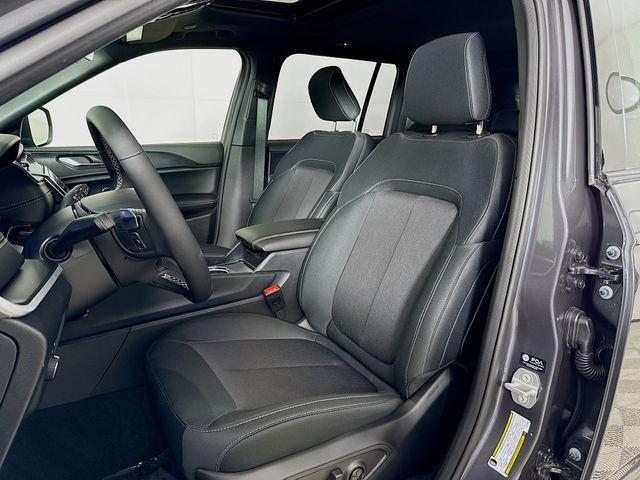 new 2025 Jeep Grand Cherokee car, priced at $37,170