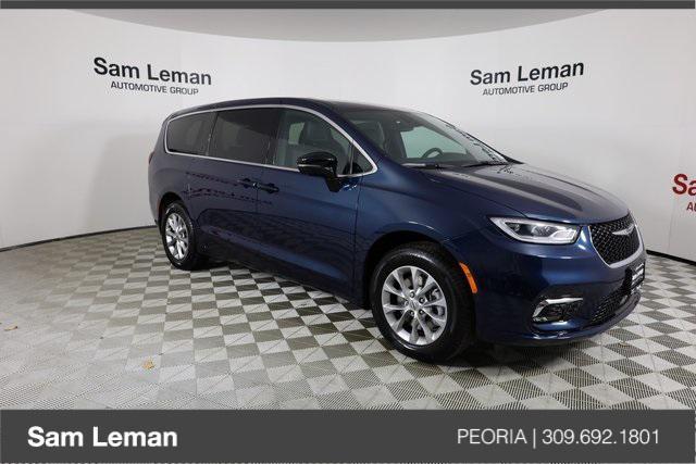 new 2025 Chrysler Pacifica car, priced at $41,915