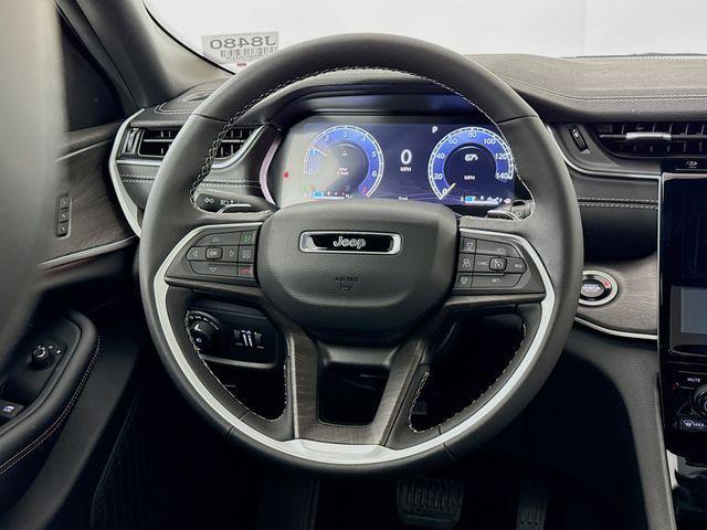new 2025 Jeep Grand Cherokee car, priced at $43,010