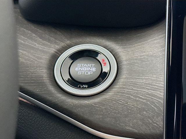 new 2025 Jeep Grand Cherokee car, priced at $43,010