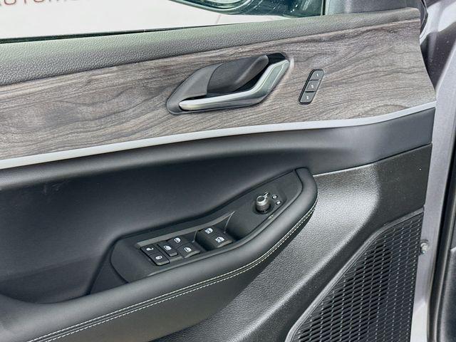 new 2025 Jeep Grand Cherokee car, priced at $43,010