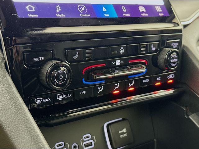 new 2025 Jeep Grand Cherokee car, priced at $44,695