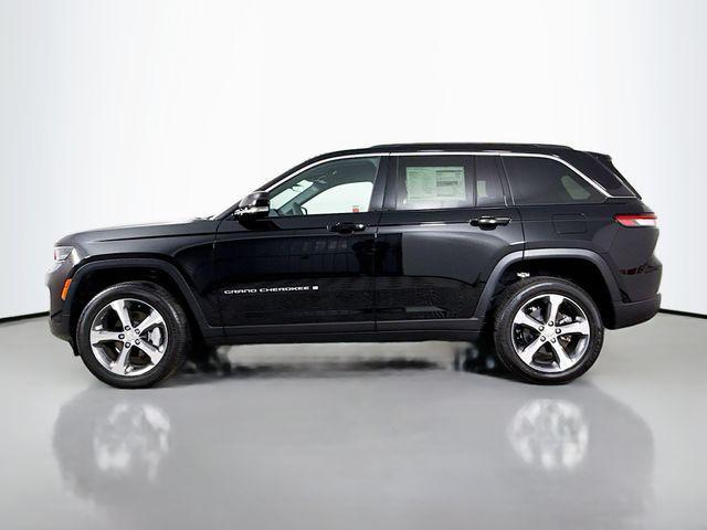 new 2025 Jeep Grand Cherokee car, priced at $44,695