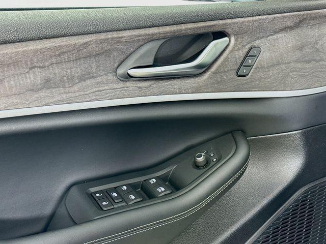 new 2025 Jeep Grand Cherokee L car, priced at $52,245