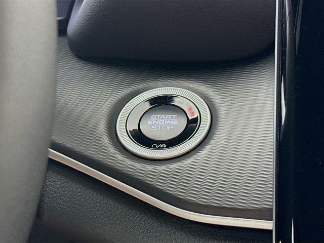 new 2025 Jeep Grand Cherokee car, priced at $39,230