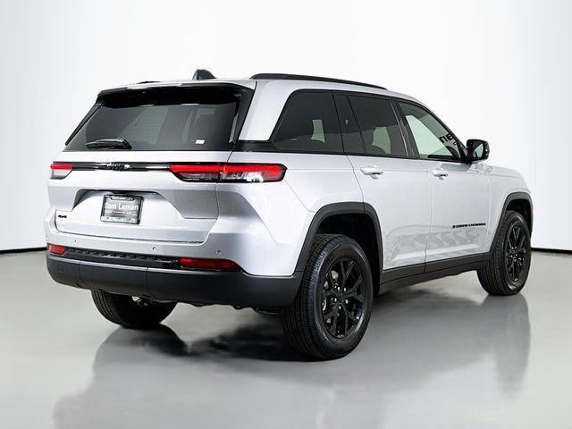 new 2025 Jeep Grand Cherokee car, priced at $39,230
