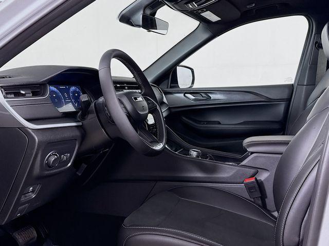 new 2025 Jeep Grand Cherokee car, priced at $39,230