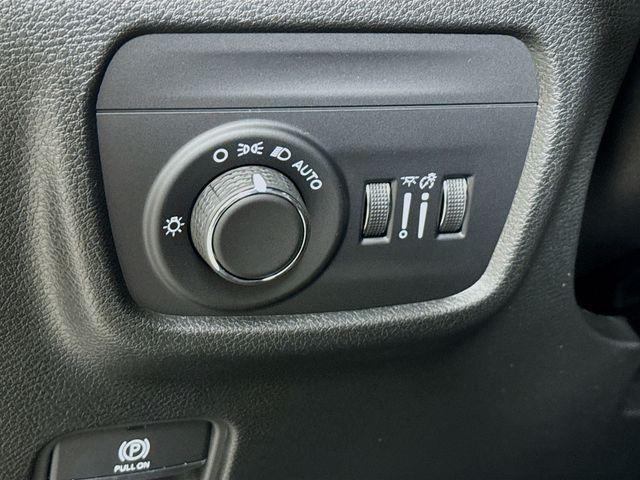 new 2025 Jeep Grand Cherokee car, priced at $39,230