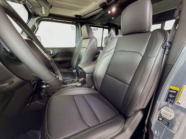 new 2025 Jeep Gladiator car, priced at $41,355