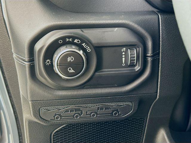 new 2025 Jeep Gladiator car, priced at $41,355