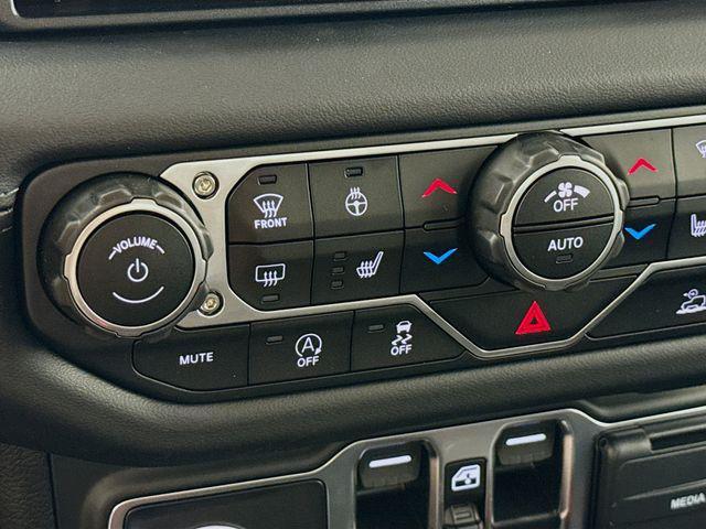 new 2025 Jeep Gladiator car, priced at $41,355