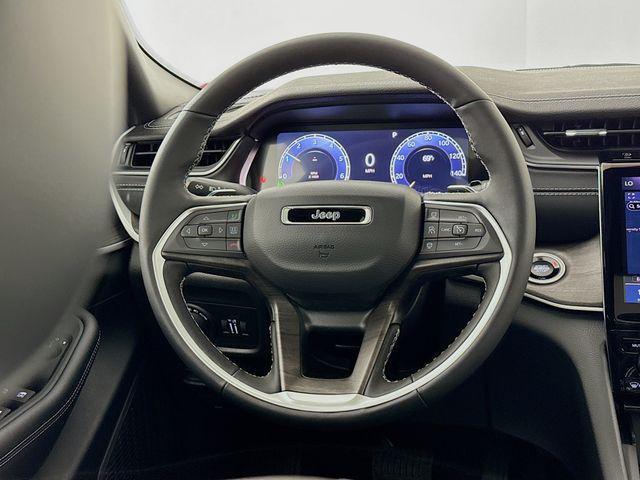 new 2025 Jeep Grand Cherokee car, priced at $42,010