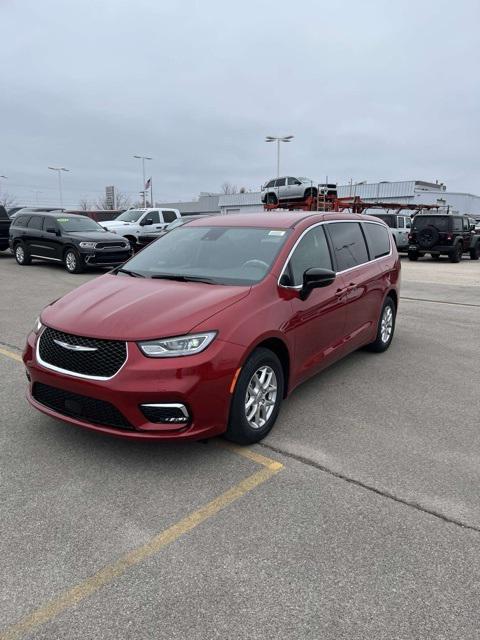 new 2025 Chrysler Pacifica car, priced at $37,640