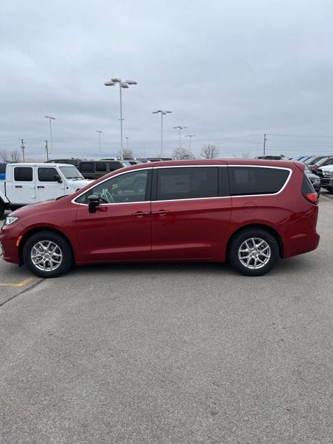 new 2025 Chrysler Pacifica car, priced at $37,640