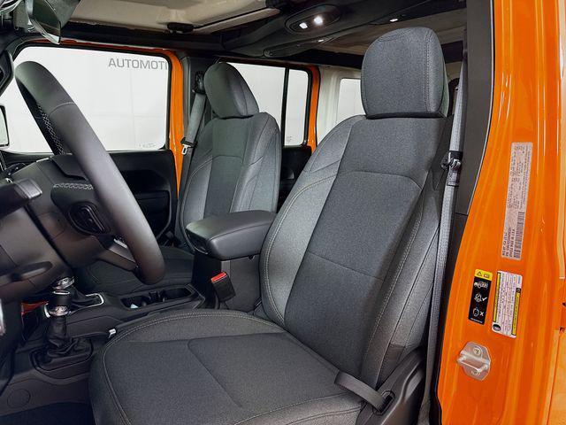 new 2025 Jeep Wrangler car, priced at $51,370