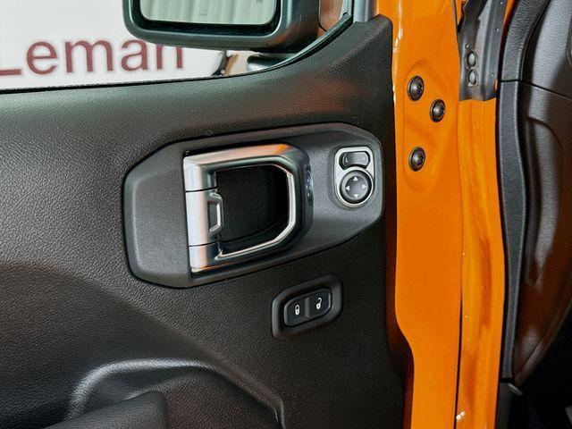new 2025 Jeep Wrangler car, priced at $51,370