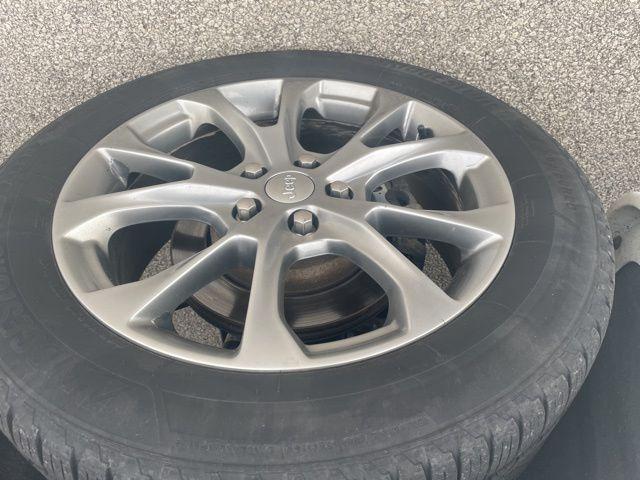 used 2021 Jeep Grand Cherokee car, priced at $28,975