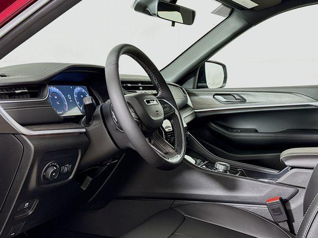 new 2025 Jeep Grand Cherokee car, priced at $43,010
