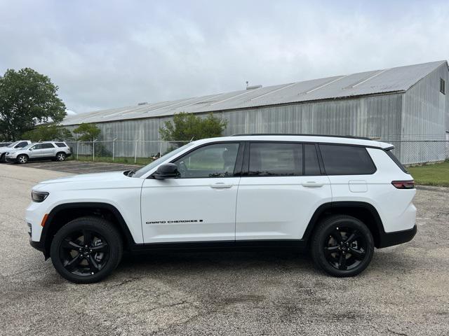 new 2024 Jeep Grand Cherokee L car, priced at $45,040