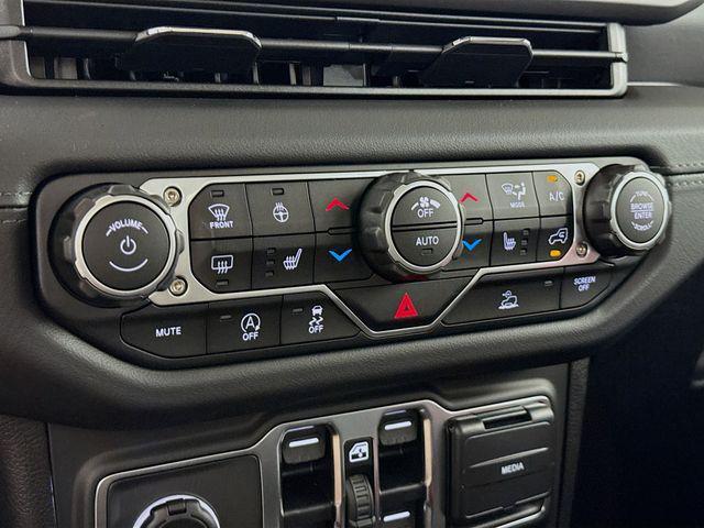 new 2025 Jeep Gladiator car, priced at $42,355