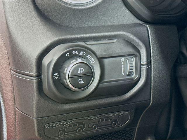 new 2025 Jeep Gladiator car, priced at $42,355