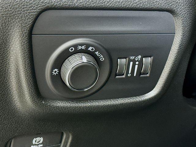 new 2025 Jeep Grand Cherokee car, priced at $39,230