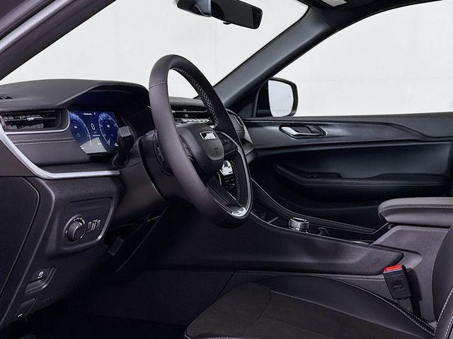 new 2025 Jeep Grand Cherokee car, priced at $39,230