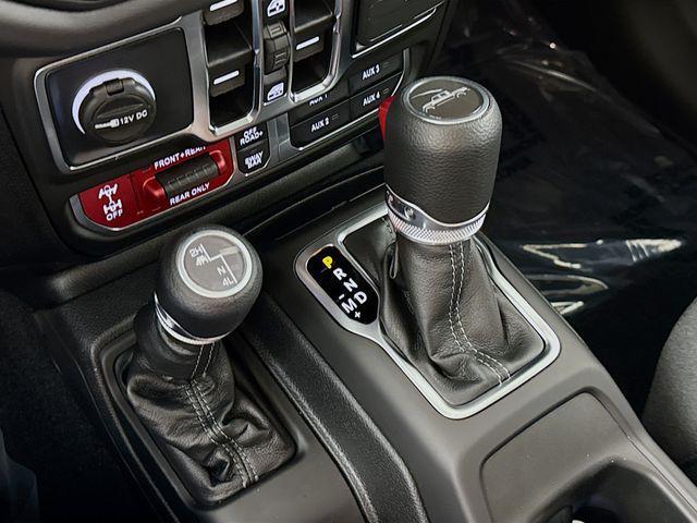 new 2025 Jeep Gladiator car, priced at $45,905