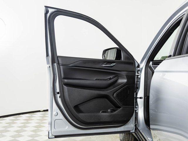 new 2025 Jeep Grand Cherokee L car, priced at $40,530